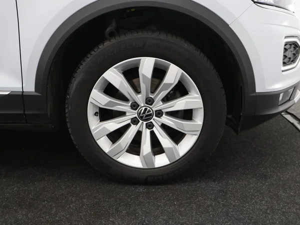 VOLKSWAGEN T-Roc (2021) — foto 23 van 30