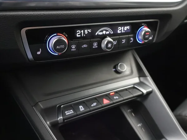 Audi Q3 (2022) — foto 14 van 24