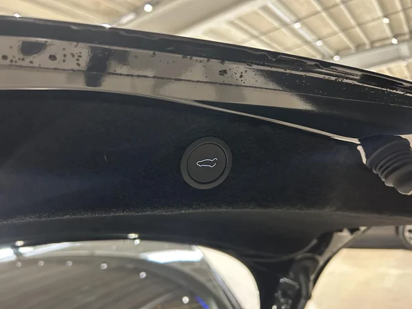Tesla Model 3 (2024) — foto 2 van 19