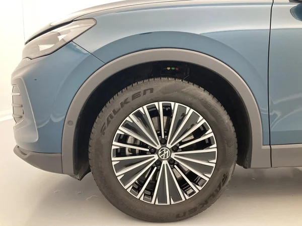 VOLKSWAGEN Tiguan (2025) — foto 9 van 36