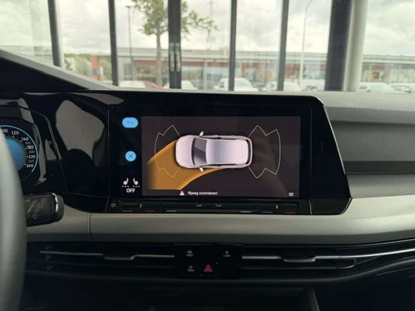 Volkswagen Golf (2024) — foto 7 van 23