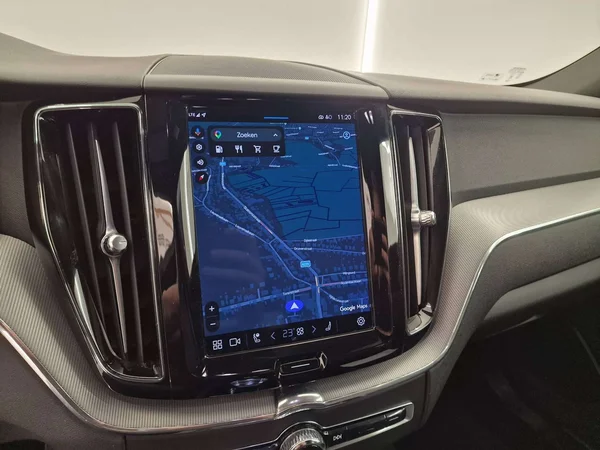 Volvo XC60 (2024) — foto 7 van 16