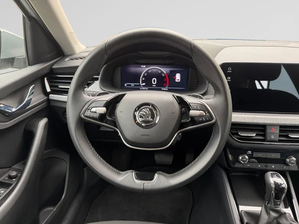 SKODA Kamiq (2024) — foto 4 van 21