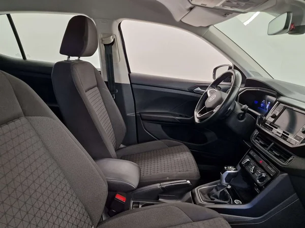 Volkswagen T-Cross (2023) — foto 12 van 15