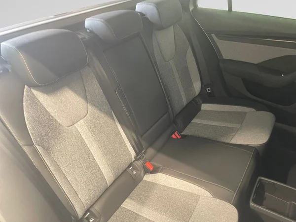 SKODA Octavia Combi (2026) — foto 9 van 21