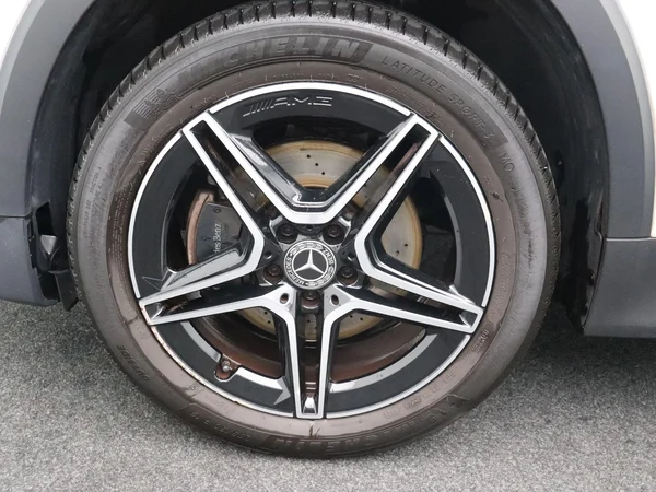 Mercedes-Benz GLB (2021) — foto 25 van 27