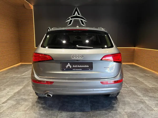 Audi Q5 (2015) — foto 25 van 28