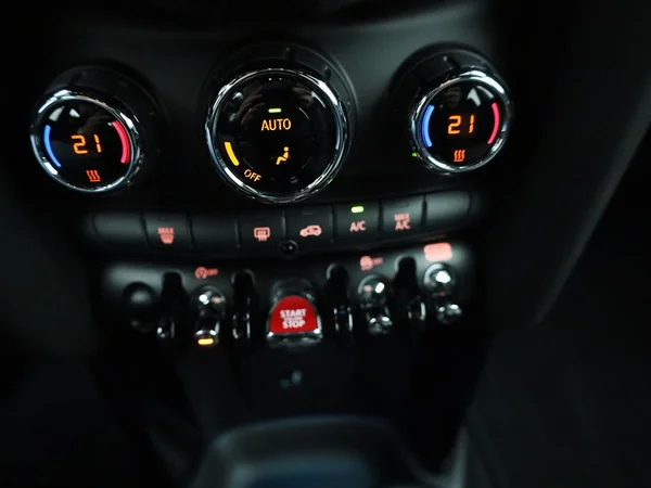MINI Cooper (2022) — foto 10 van 38