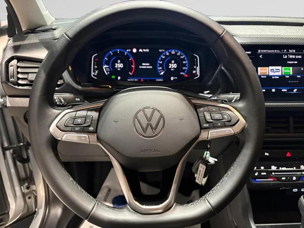 VOLKSWAGEN T-Cross (2024) — foto 2 van 18