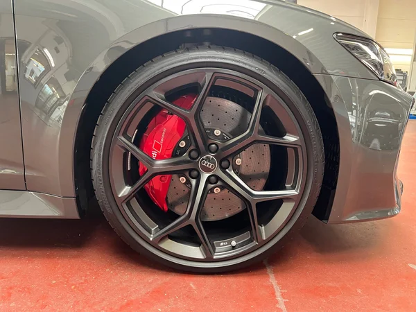AUDI RS6 Avant (2025) — foto 18 van 18
