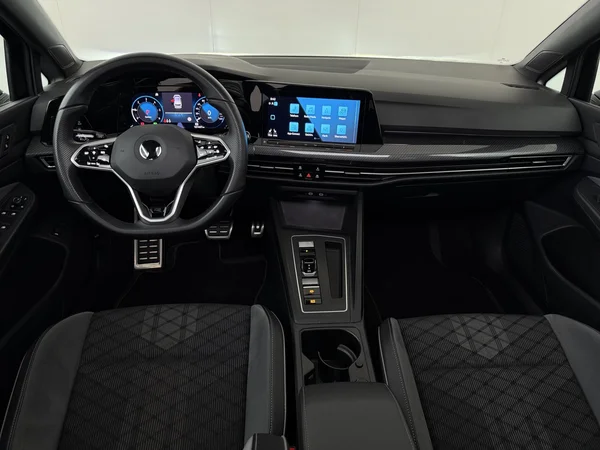 VOLKSWAGEN Golf Variant (2022) — foto 33 van 33