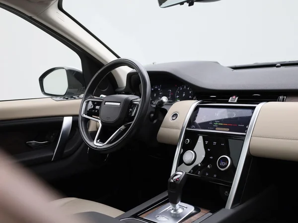 Land Rover Discovery Sport (2021) — foto 38 van 50