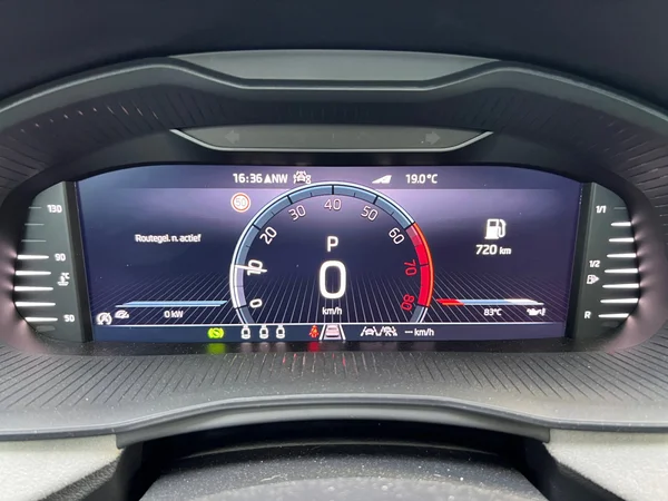 SKODA Kamiq (2024) — foto 15 van 16