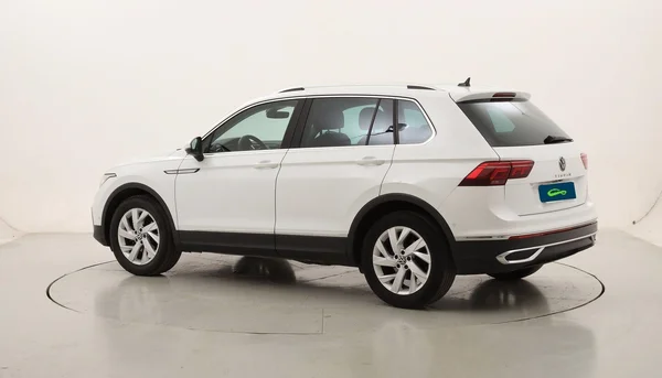 Volkswagen Tiguan (2022) — foto 14 van 20
