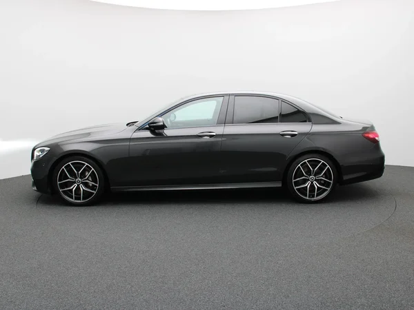 Mercedes-Benz E-Klasse (2022) — foto 28 van 33