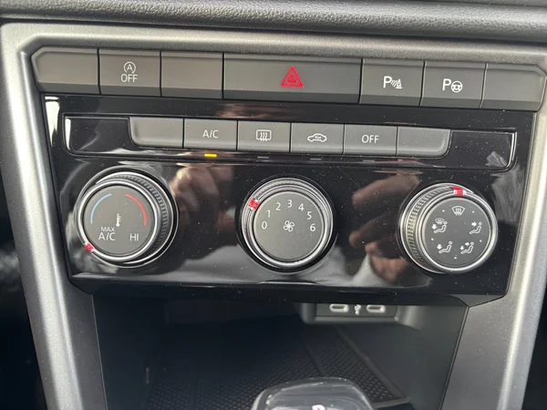 VOLKSWAGEN T-Roc (2025) — foto 6 van 24