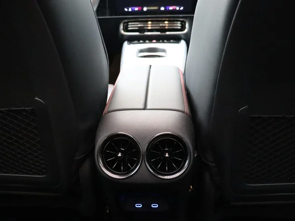 Mercedes-Benz CLA (2025) — foto 17 van 31