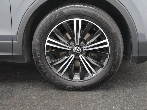 VOLKSWAGEN Tiguan Dsl (2022) — foto 25 van 29