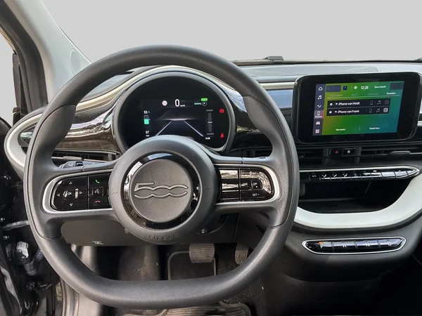 Fiat 500e (2023) — foto 4 van 17