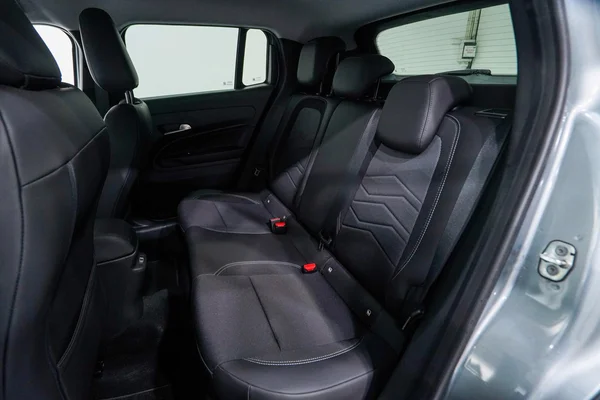 Jeep E-Avenger (2024) — foto 27 van 74