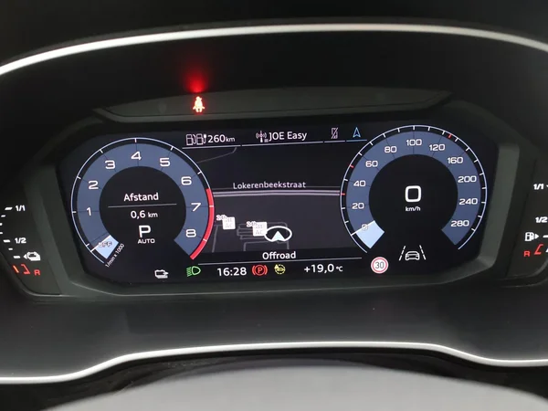 AUDI Q3 PHEV (2022) — foto 3 van 23