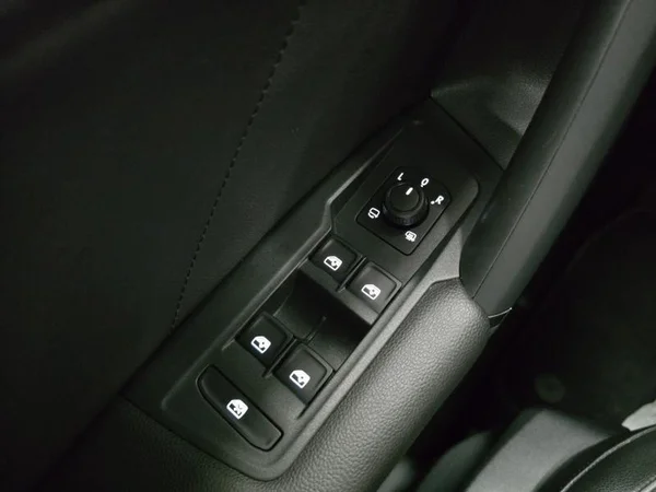 VOLKSWAGEN Tiguan Dsl (2021) — foto 17 van 32