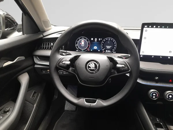 SKODA Superb Combi (2025) — foto 7 van 23