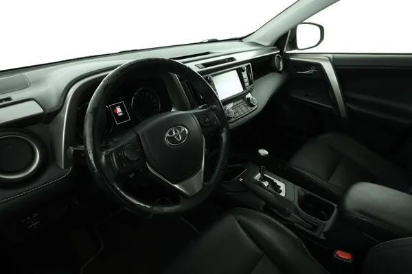 Toyota RAV4 (2018) — foto 2 van 16