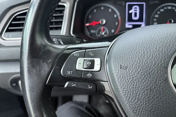 Volkswagen T-Roc (2019) — foto 6 van 21