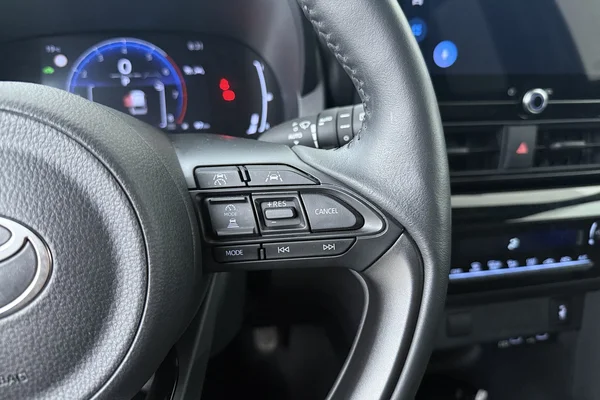 Toyota Yaris Cross Hybrid (HEV) (2025) — foto 7 van 16