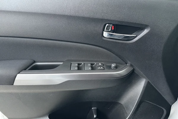Suzuki Vitara (2021) — foto 9 van 19
