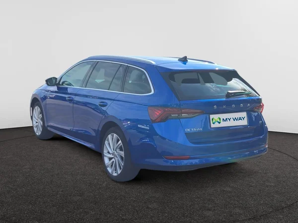 SKODA Octavia Combi PHEV (2020) — foto 6 van 26