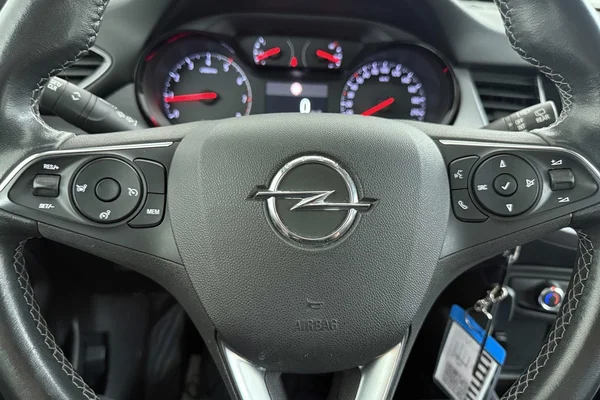 Opel Crossland (2021) — foto 8 van 23