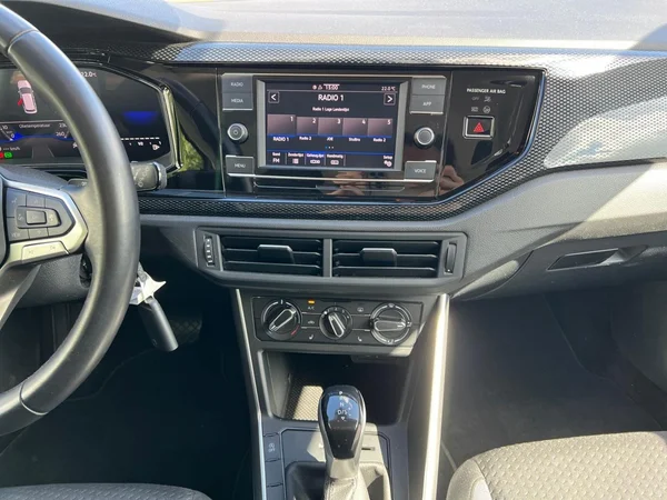 VOLKSWAGEN Polo (2024) — foto 3 van 24