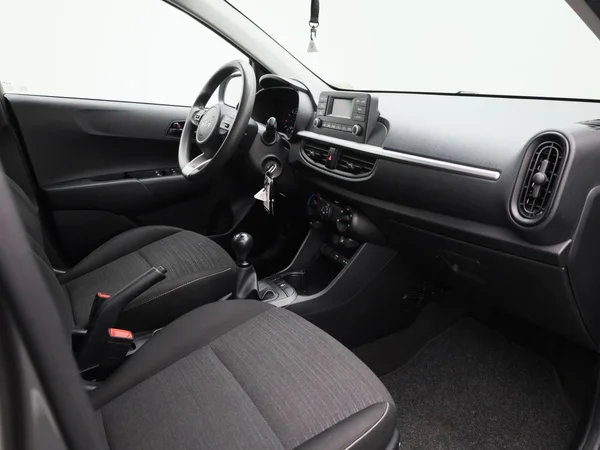 Kia Picanto (2023) — foto 22 van 32