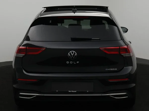 VOLKSWAGEN Golf VIII eHybrid (PHEV) (2024) — foto 22 van 27