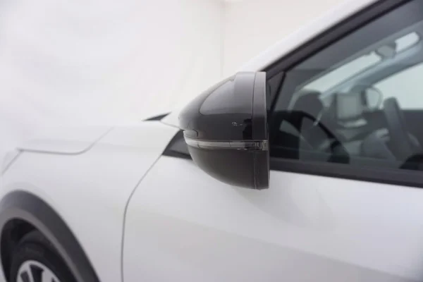Peugeot E-208 (2022) — foto 17 van 30