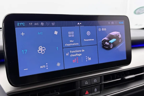 Jeep E-Avenger (2023) — foto 19 van 44