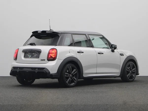MINI Mini 5 Doors (F55 LCI II) (2022) — foto 11 van 18