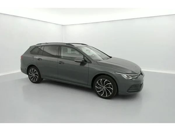 VOLKSWAGEN Golf VIII SW (2022) — foto 35 van 35