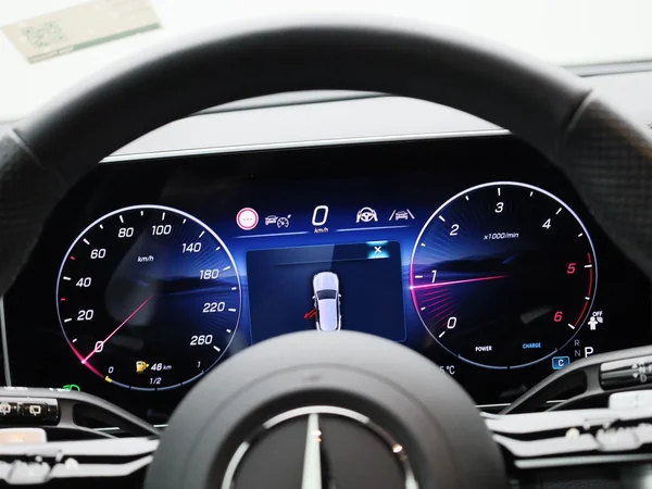 Mercedes-Benz GLC (2025) — foto 48 van 49
