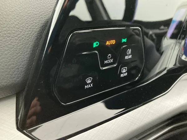VOLKSWAGEN Golf VIII SW (2022) — foto 21 van 36