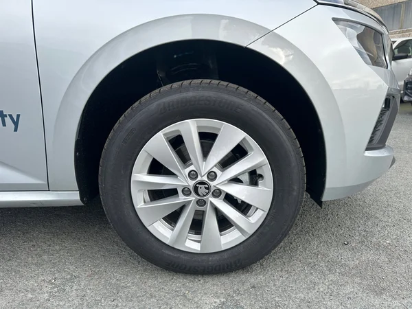 SKODA Kamiq (2026) — foto 4 van 23