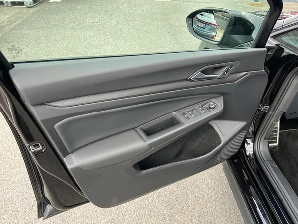 VOLKSWAGEN Golf VIII GTD (2024) — foto 3 van 24