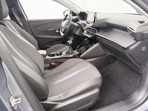 PEUGEOT 208 (2022) — foto 3 van 24