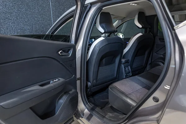 Renault Captur (2023) — foto 6 van 30