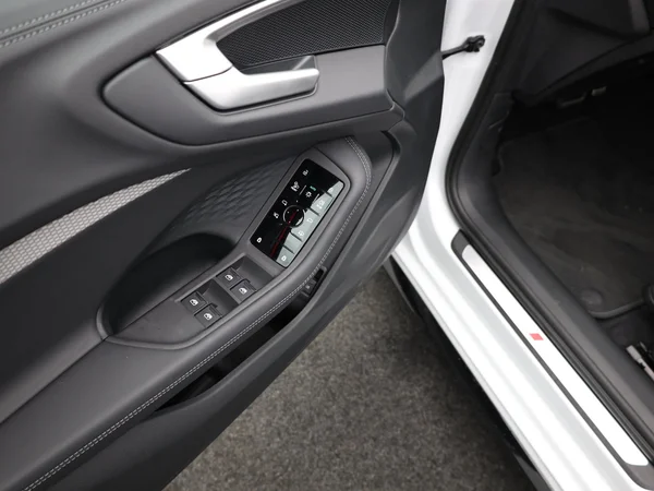 AUDI A5 Avant e-hybrid (PHEV) (2025) — foto 5 van 29