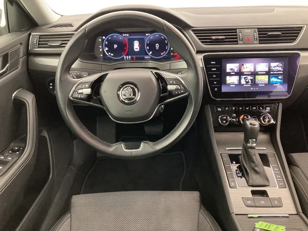 SKODA Superb Combi (2021) — foto 10 van 36