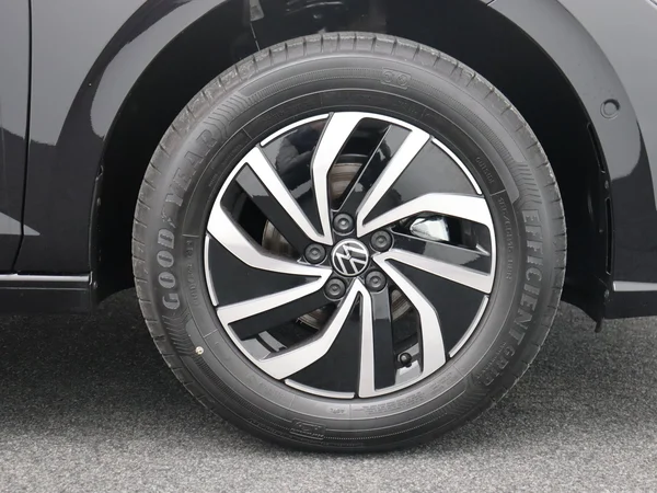 VOLKSWAGEN Polo (2026) — foto 4 van 17