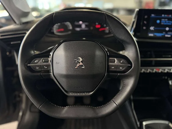 Peugeot 208 (2023) — foto 8 van 17